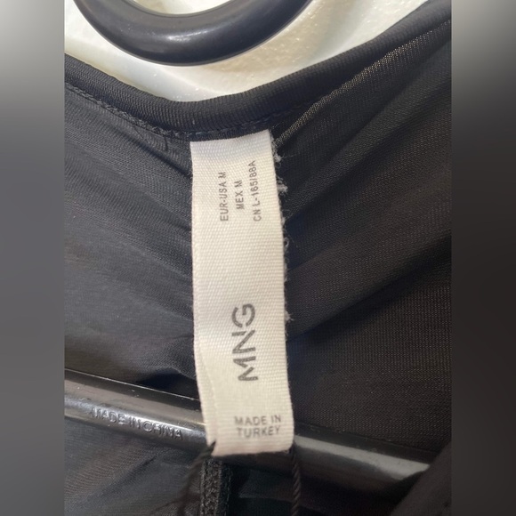 Black Stretch Knit Ruched V-Neck Top  mng - Picture 5 of 5